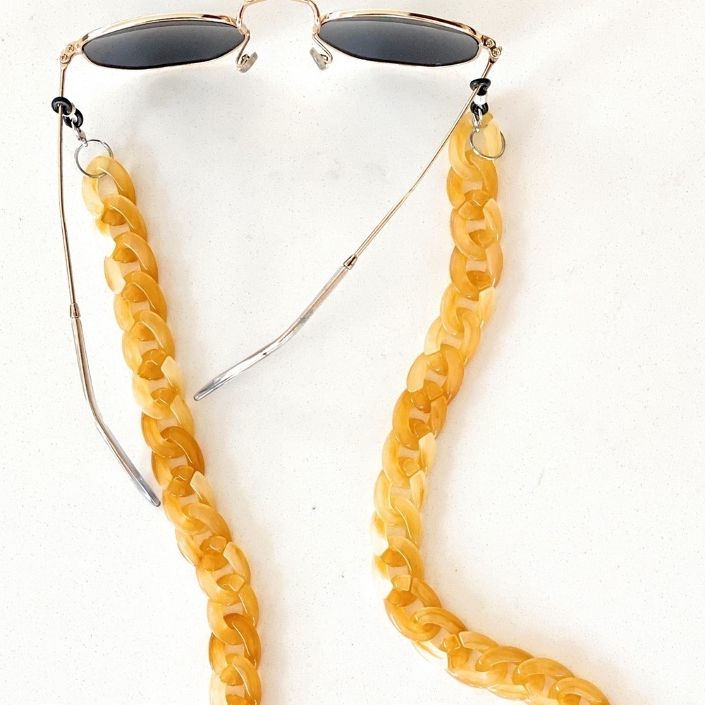 Amber yellow acrylic sunglasses mask chain holder - Picture 2 of 5